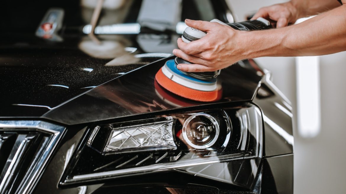 Polissage de voiture professionnel : la touche finale pour une finition impeccable
